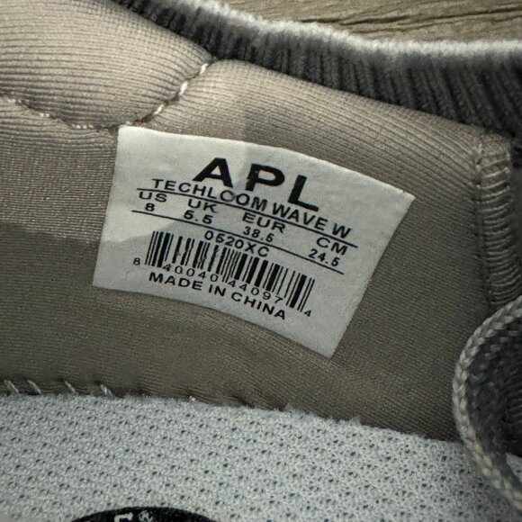APL Women's TechLoom Wave Grey Sneakers - Size 8 - NEW! - Picture 5 of 7